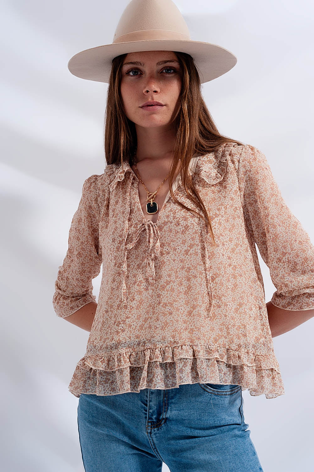 Blouse en mousseline avec lien sur le devant Imprimé à petites fleurs beige