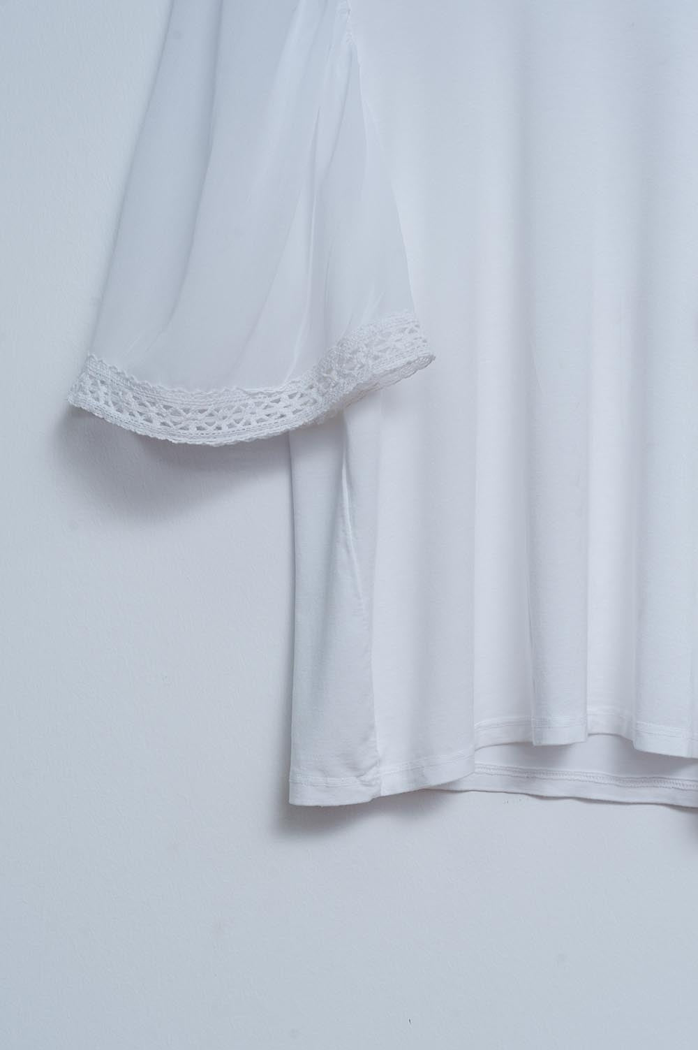 Blouse rétro à manches ange en blanc