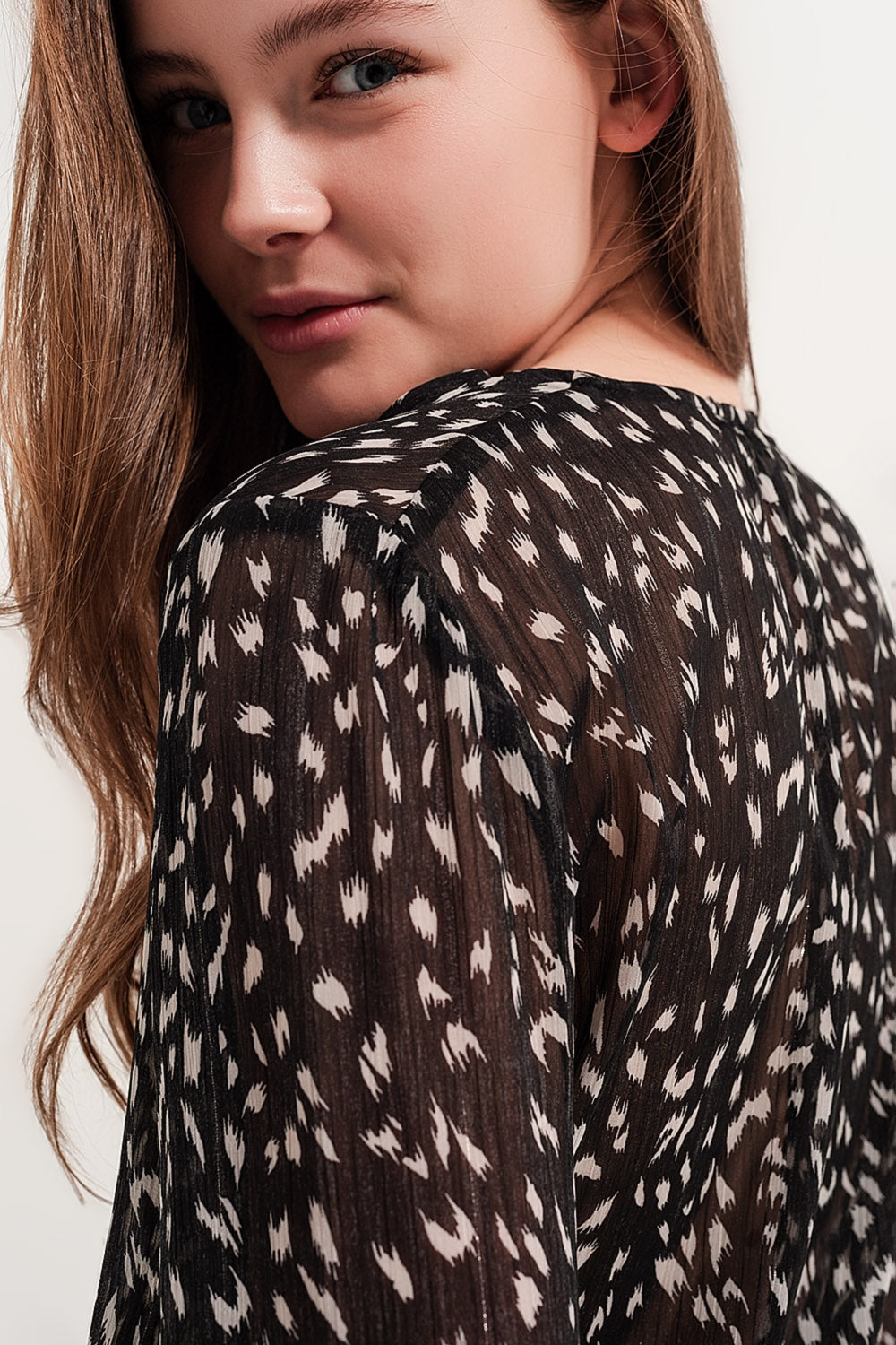 Blouse transparente à manches longues