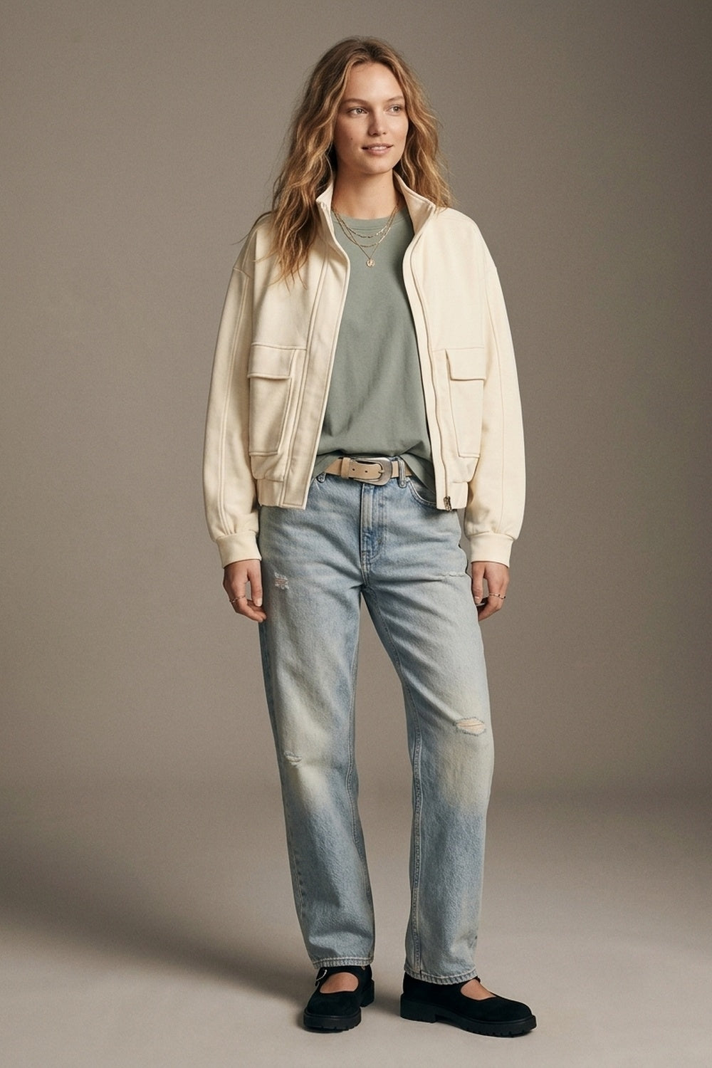 Blouson Bomber en viscose crème à col montant avec poches avant et coupe décontractée