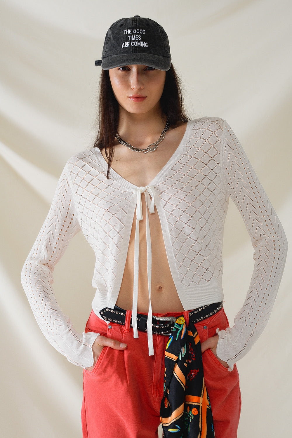 Cardigan blanc avec imprimé Argyle et fermeture à cravate