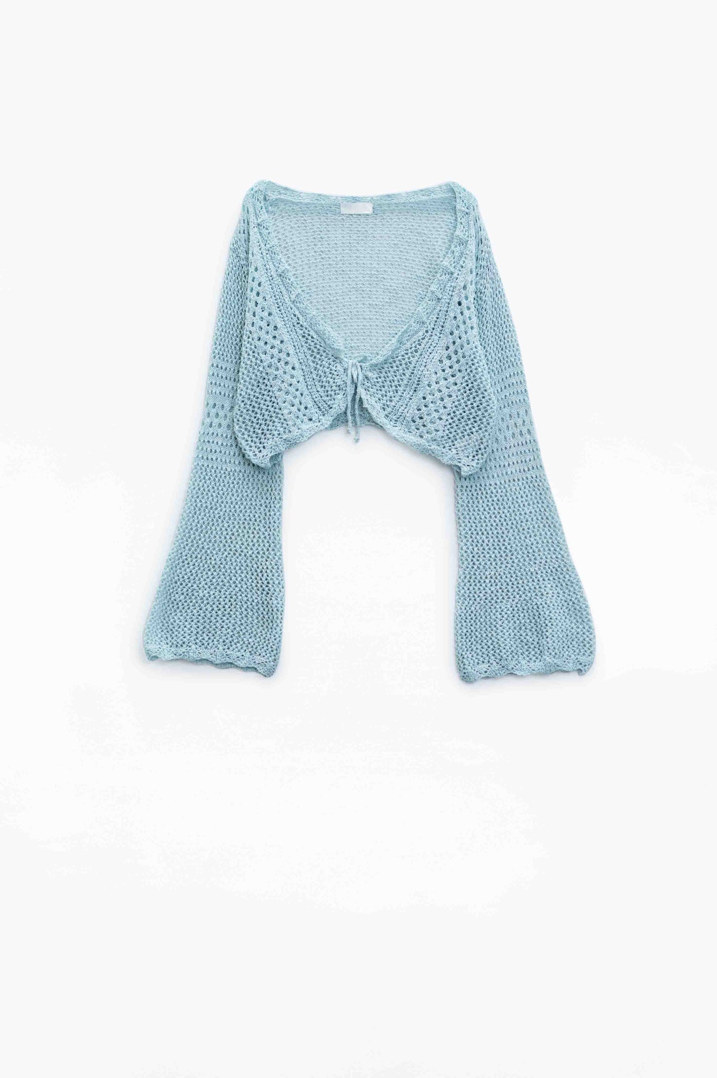 Cardigan court en Baby bleu avec fermeture à nouer