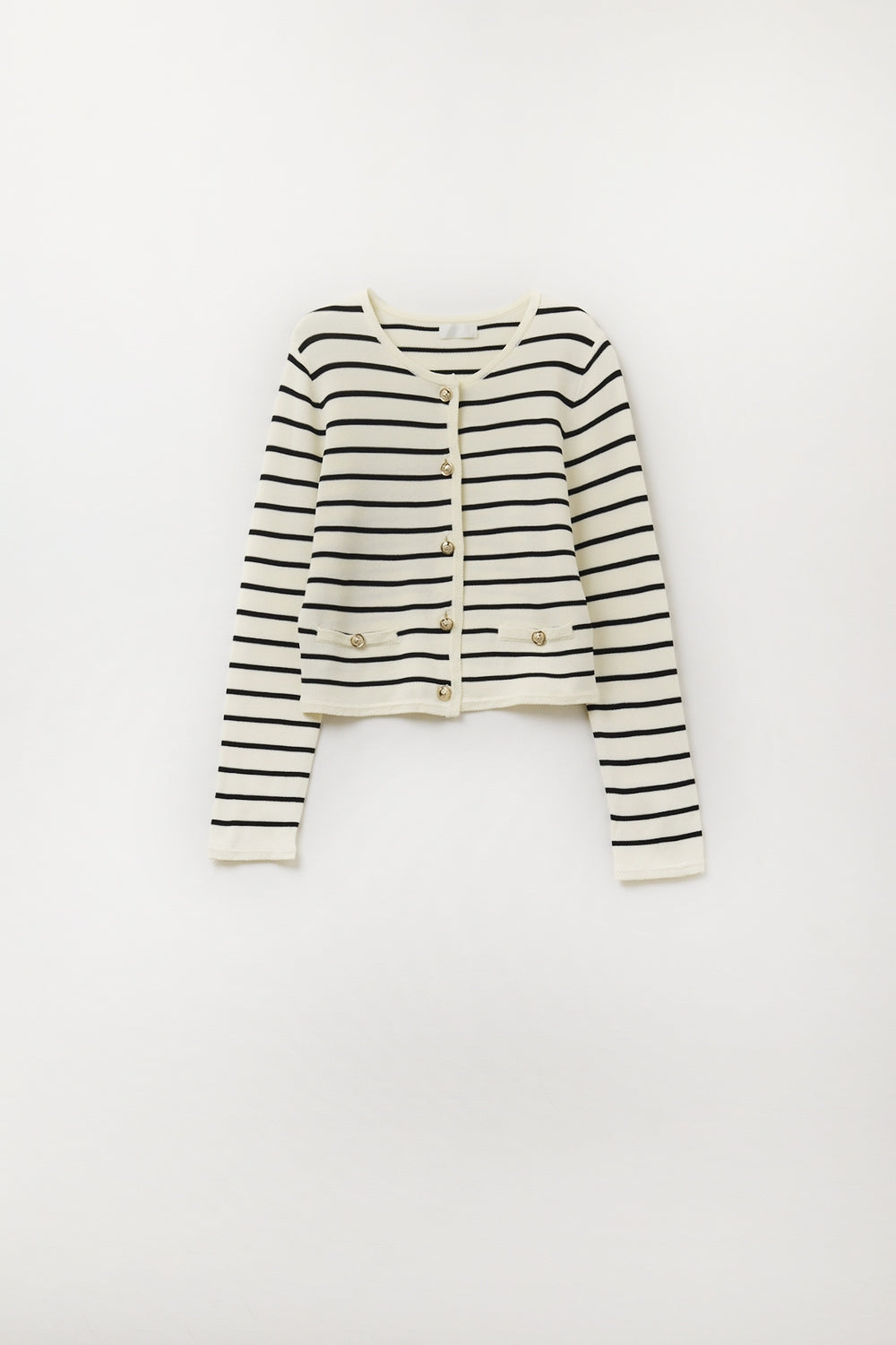 Cardigan crème à rayures noires et boutons dorés