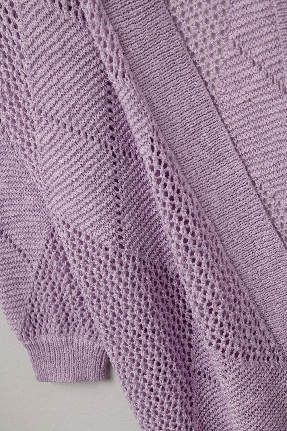 Cardigan drapé lavande avec motif au crochet