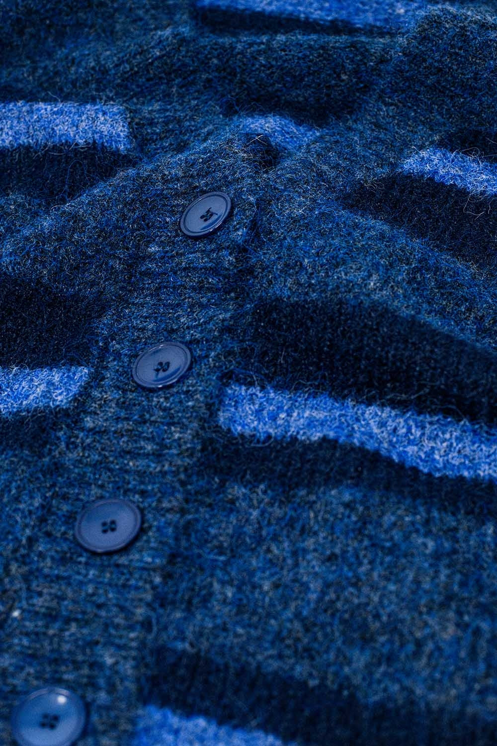 cardigan molletonné à rayures bleues