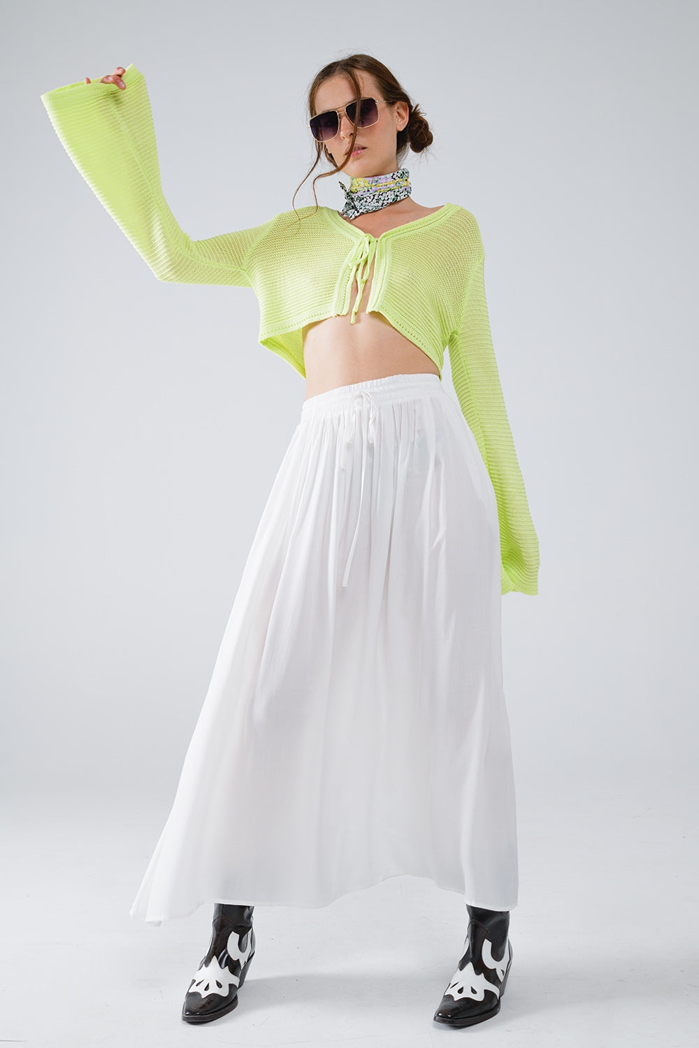 Cardigan tricoté à manches longues et à clochettes en vert lime avec détails de nœuds