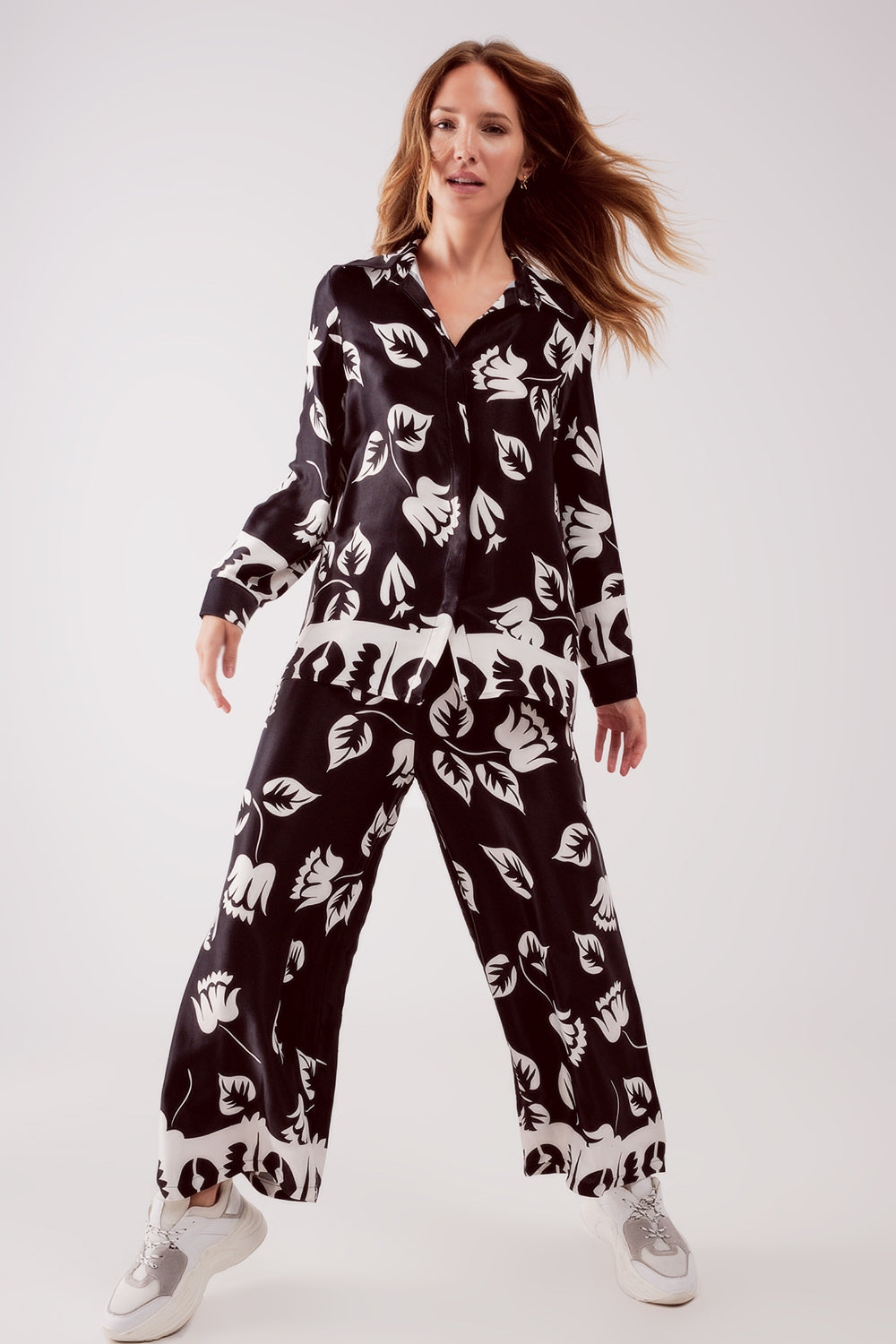Chemise à imprimé floral noire