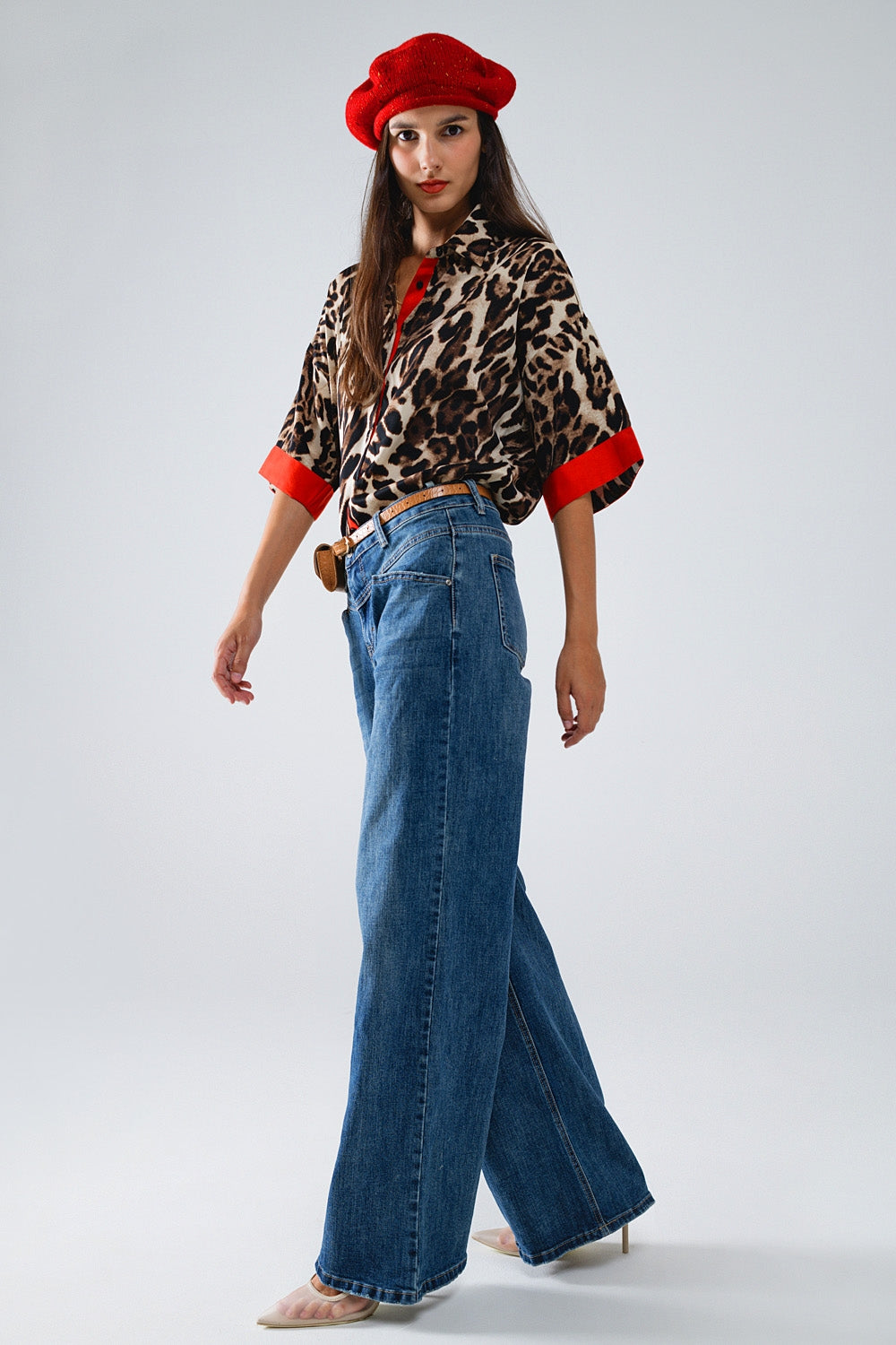 Chemise à manches 3/4 en léopard avec détails rouges