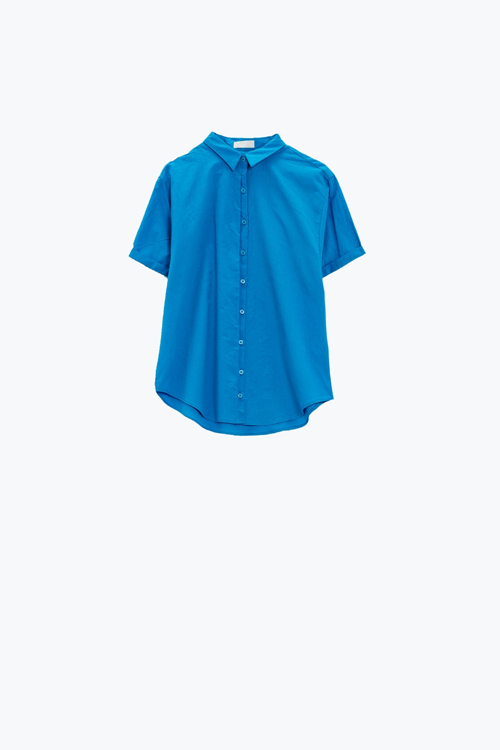 Chemise boutonnée décontractée à manches courtes en bleu