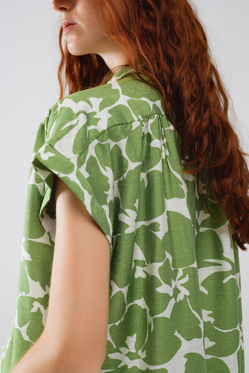Chemise décontractée à imprimé floral vert