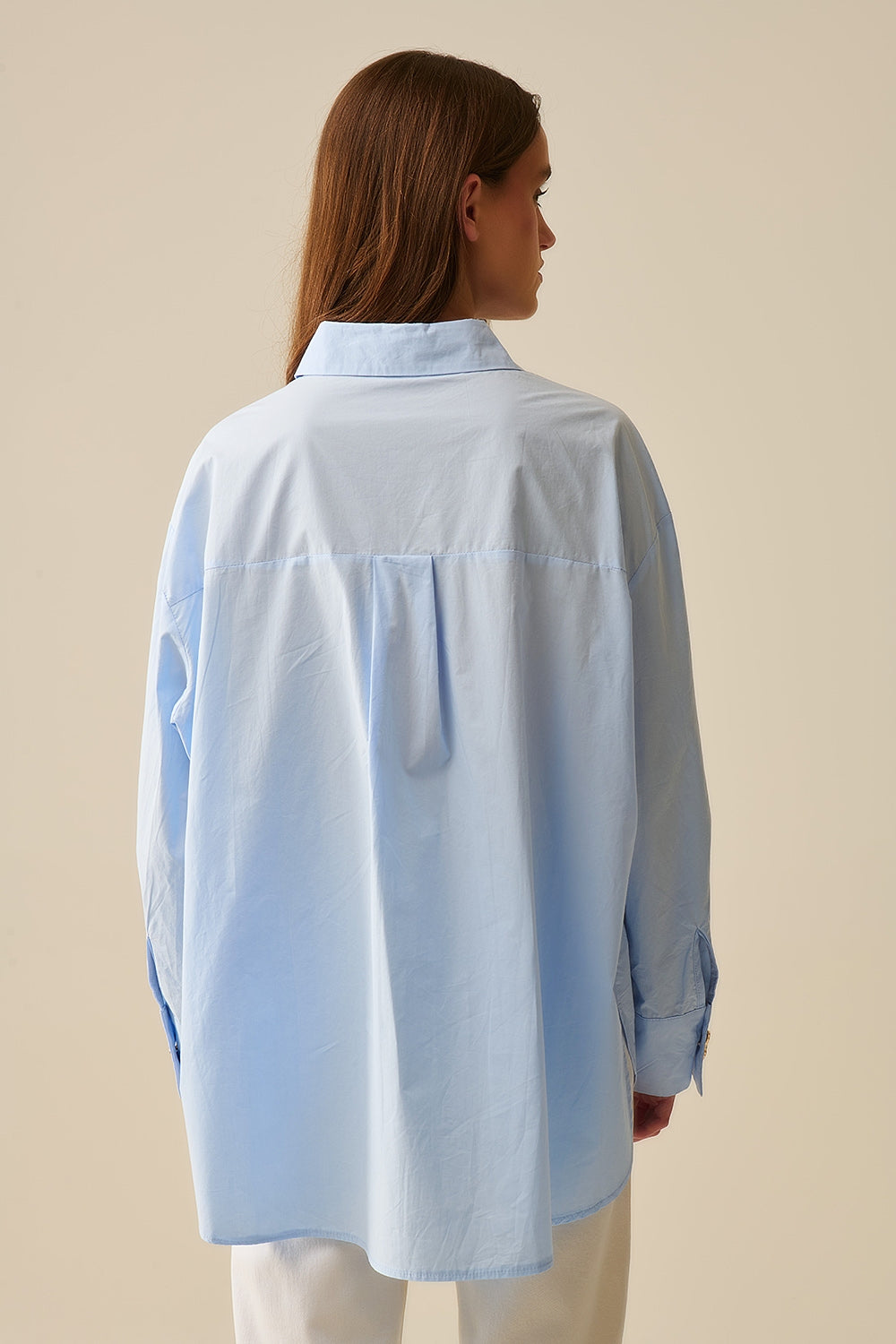 Chemise décontractée en popeline avec boutons en forme de cœur dorés bleu ciel