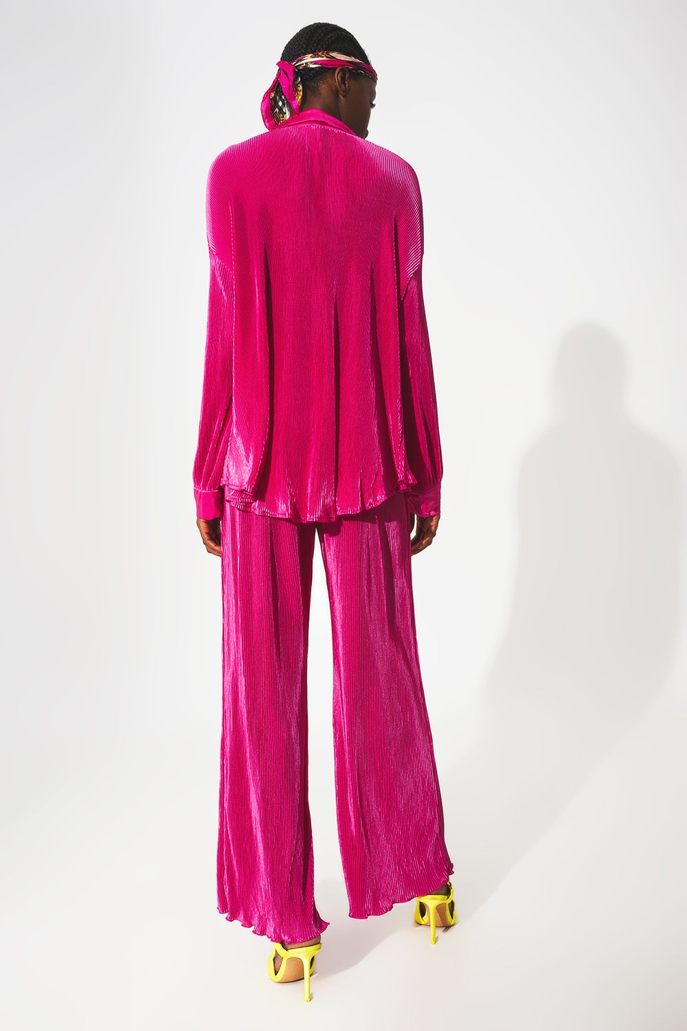 Chemise décontractée en satin plissé en fuchsia