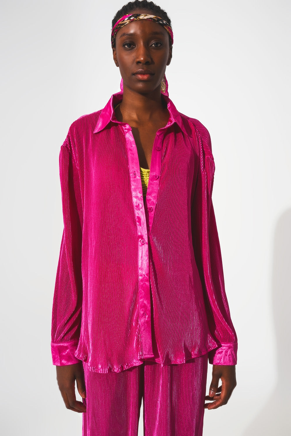 Chemise décontractée en satin plissé en fuchsia