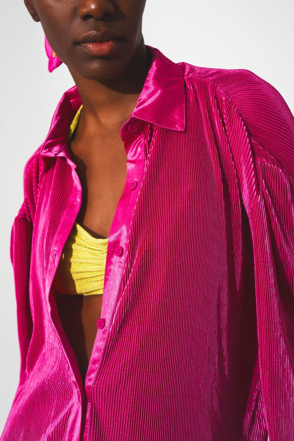 Chemise décontractée en satin plissé en fuchsia
