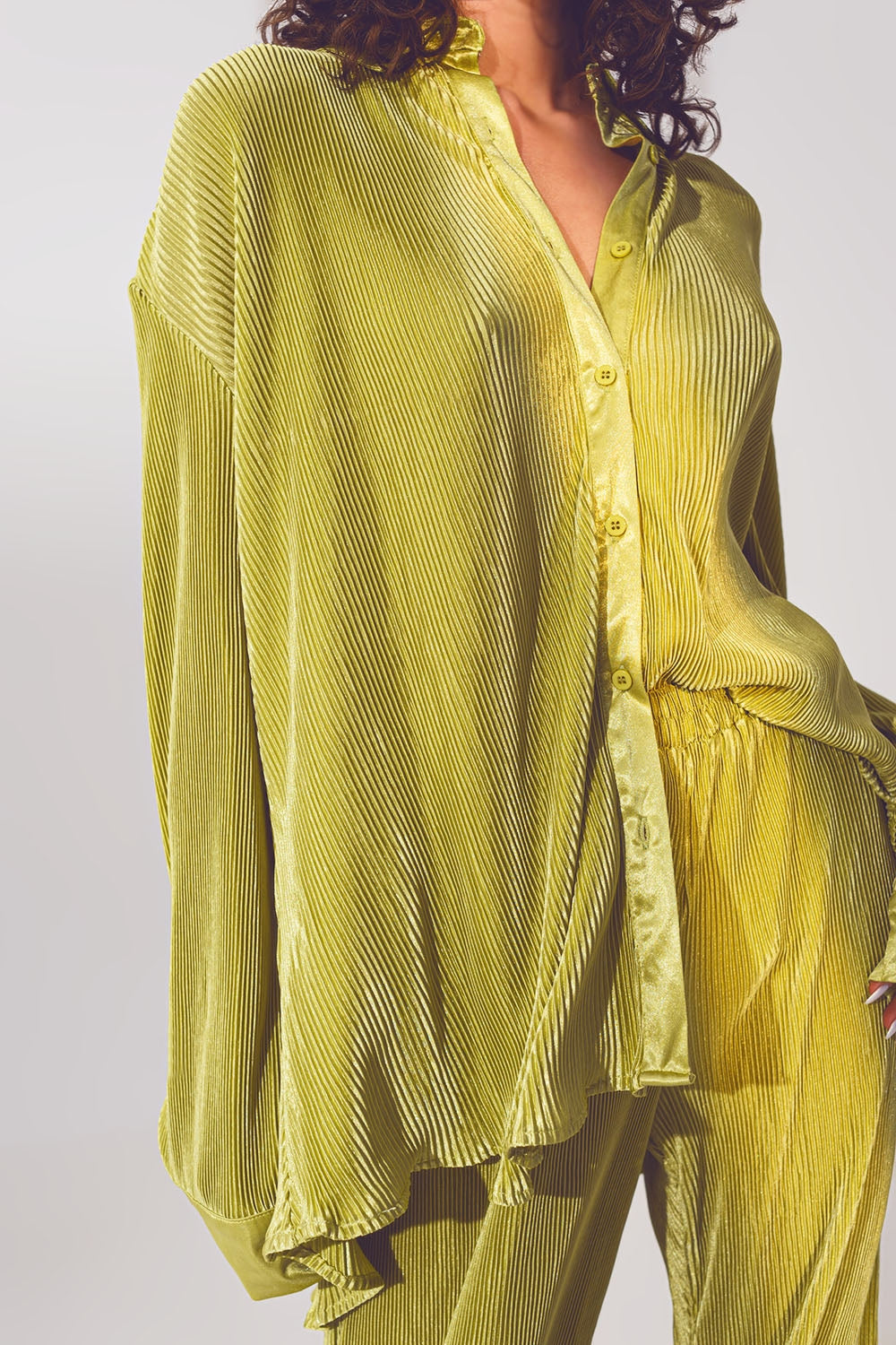 Chemise décontractée en satin plissé en vert