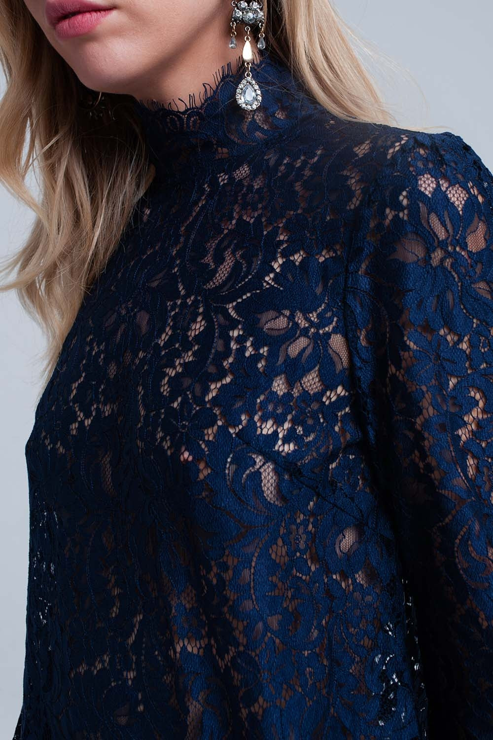 Chemise en dentelle bleu marine
