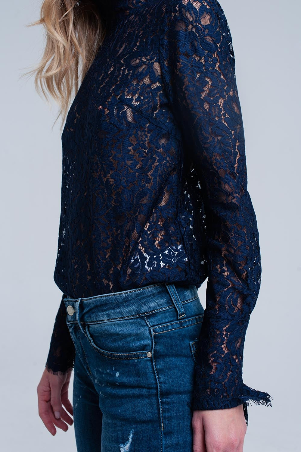 Chemise en dentelle bleu marine