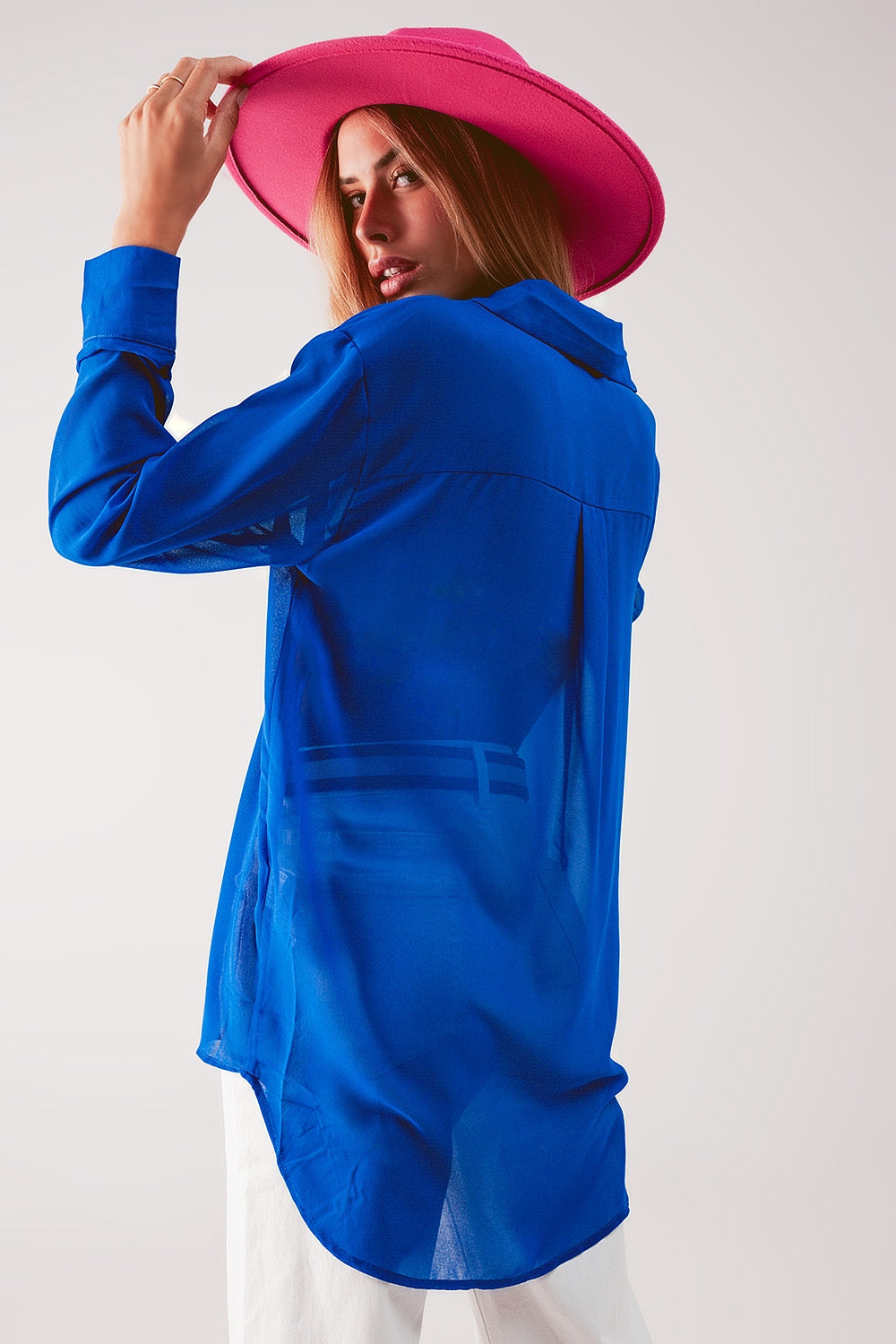 Chemise en mousseline transparente bleu