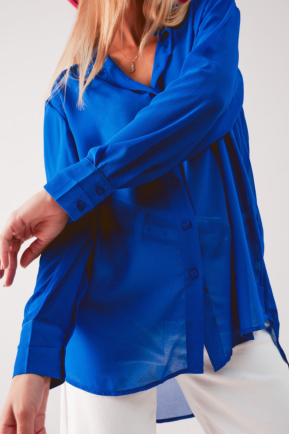 Chemise en mousseline transparente bleu