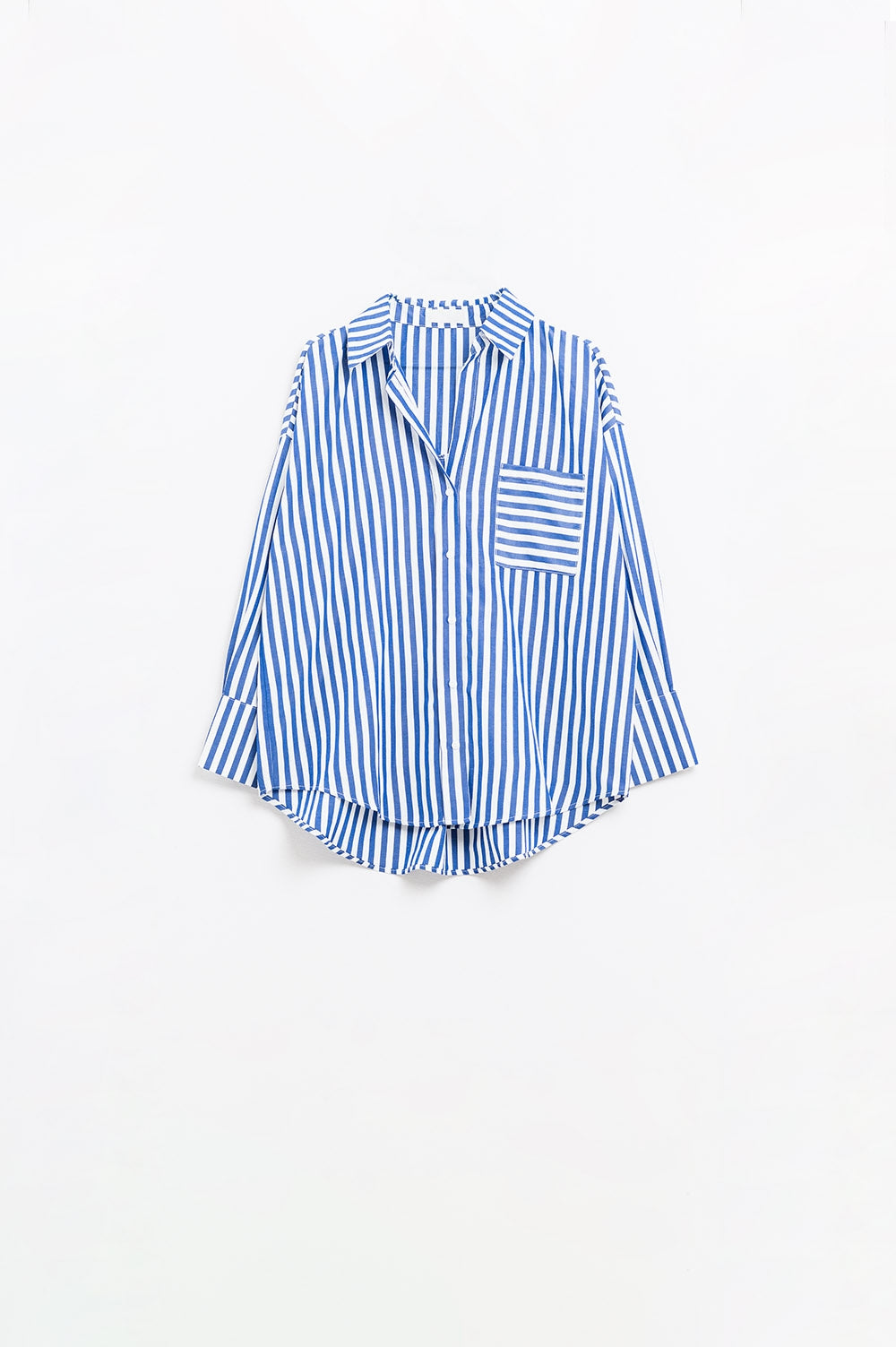 Chemise en popeline à rayures verticales bleues et poche poitrine