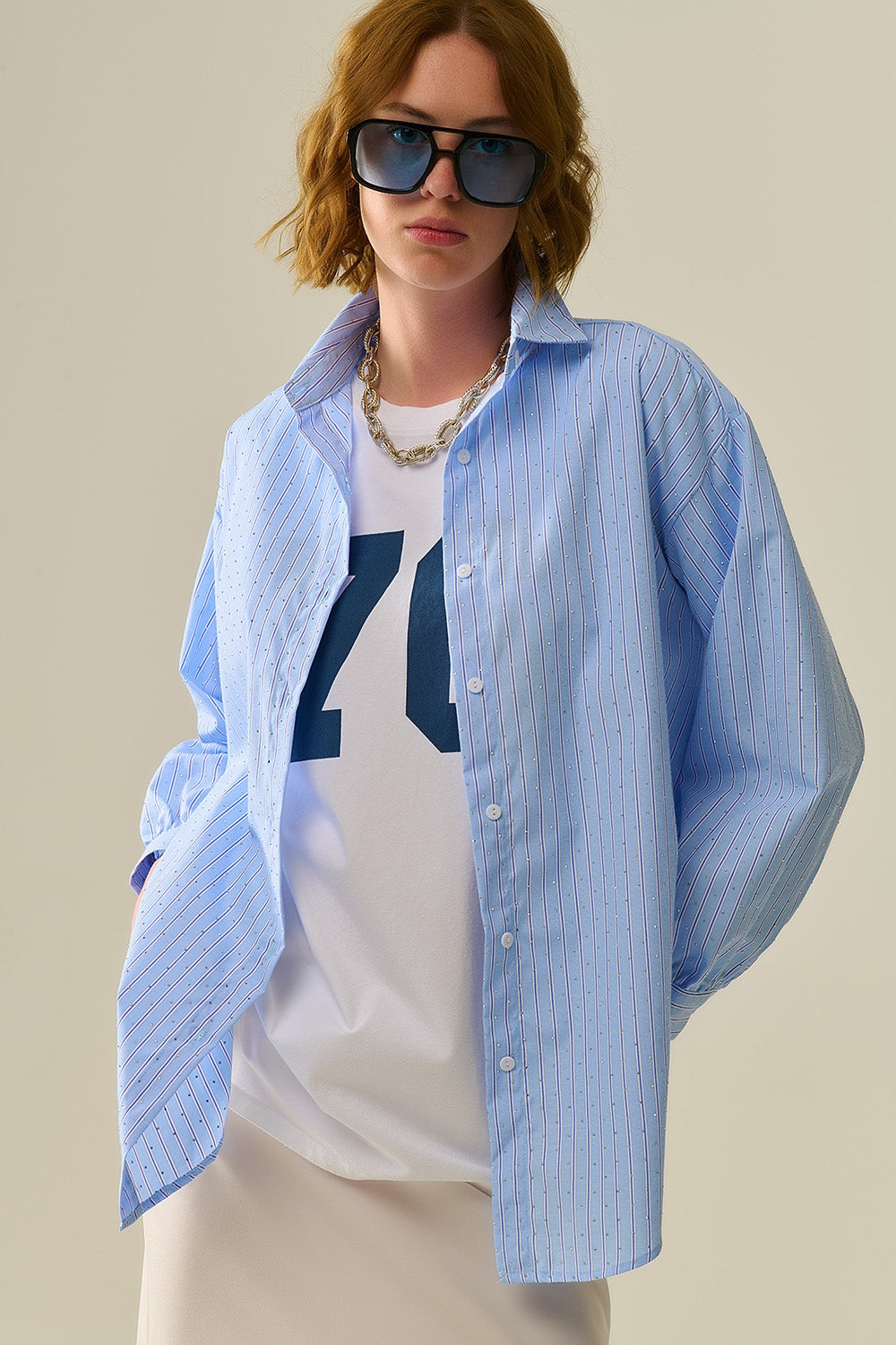 Q2 chemise en popeline bleue rayée ornée de strass