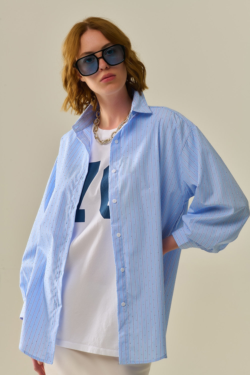 chemise en popeline bleue rayée ornée de strass
