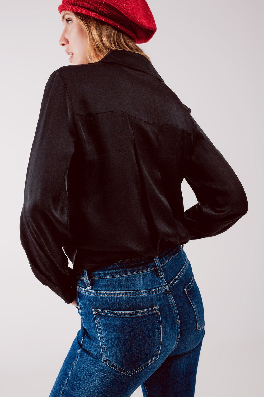 Chemise en satin noir