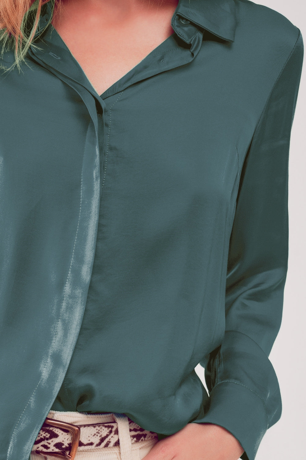 Chemise en satin vert