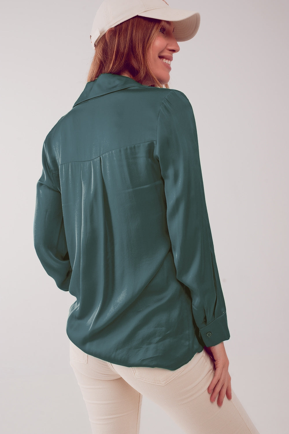 Chemise en satin vert