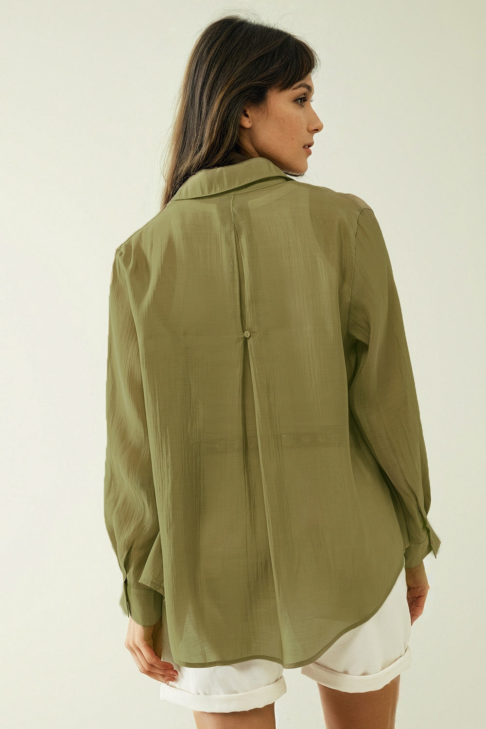 Chemise Kahki à manches longues avec une poche sur la poitrine