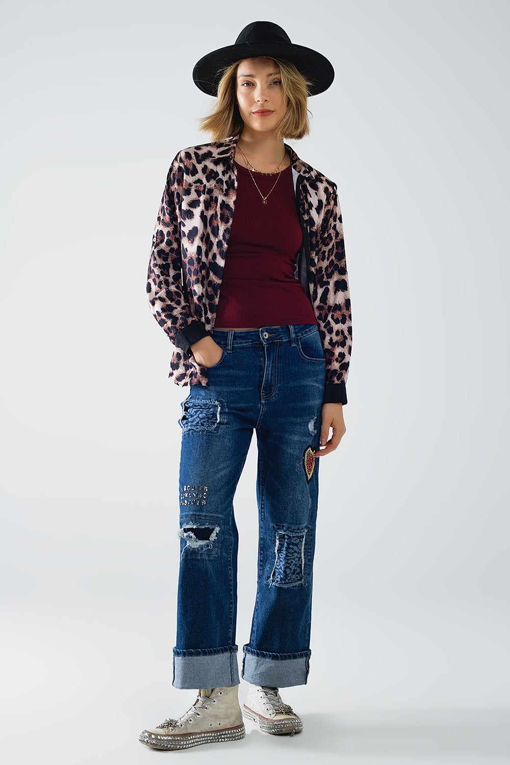 chemise léopard avec détails en satin noir