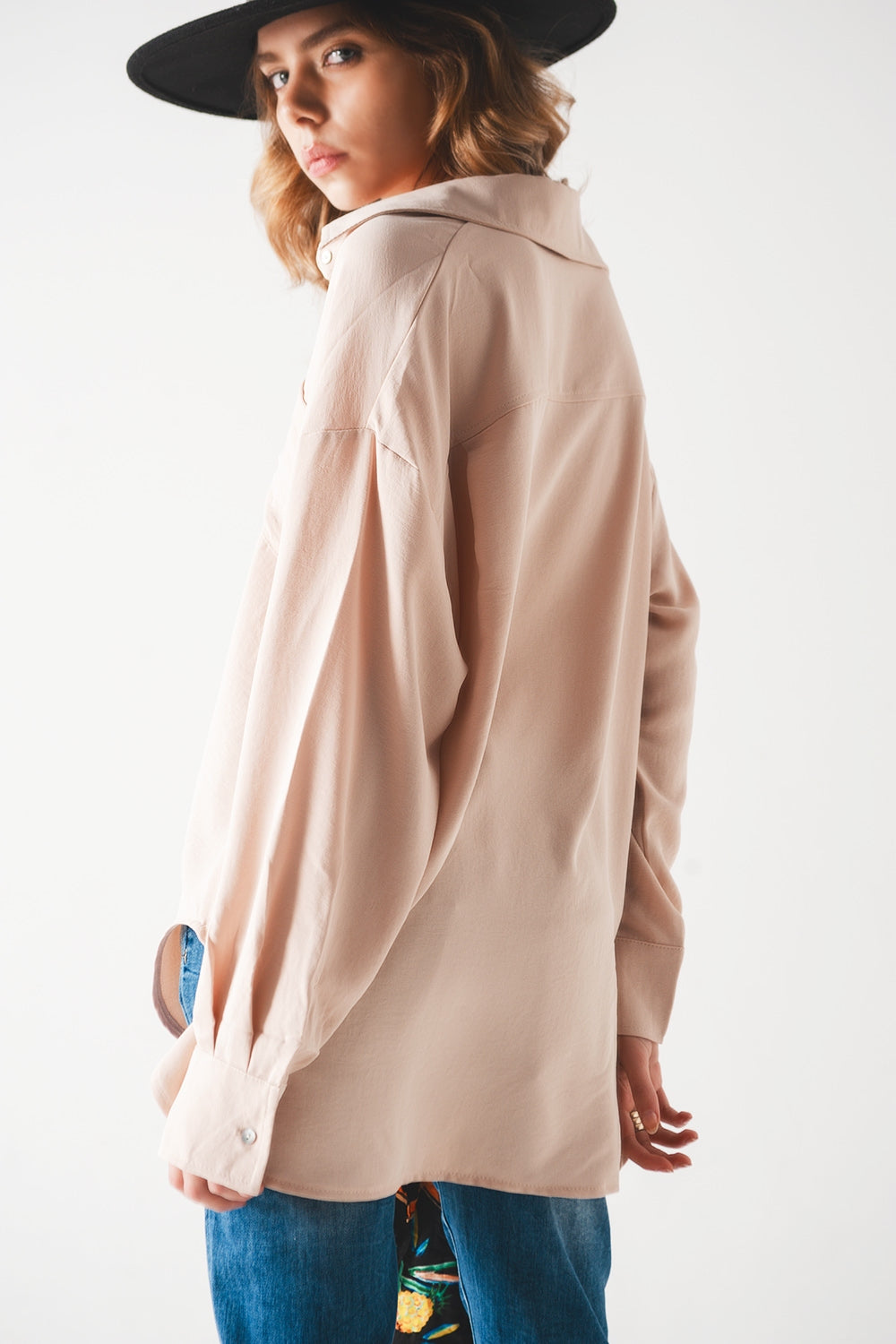 Chemise oversize à poche en beige