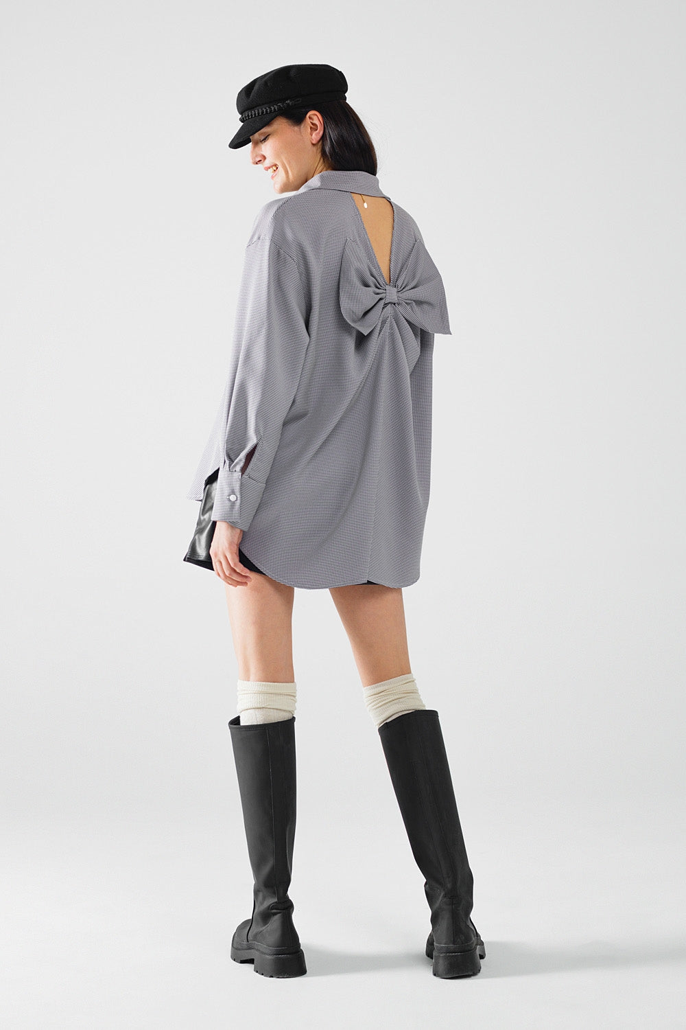 Chemise oversize en vichy avec nœud en noir et blanc