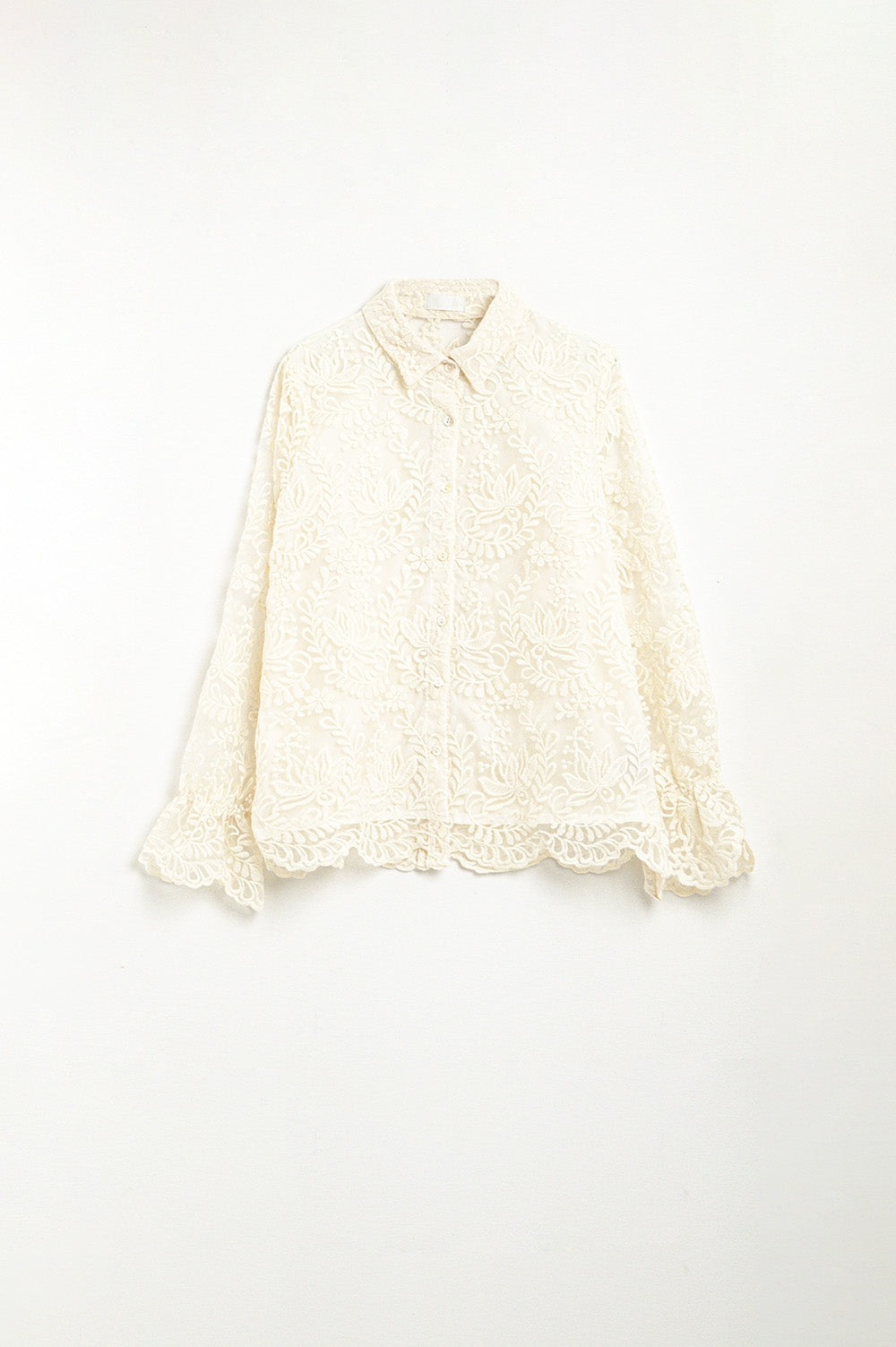 Chemise romantique en dentelle beige à manches ballon