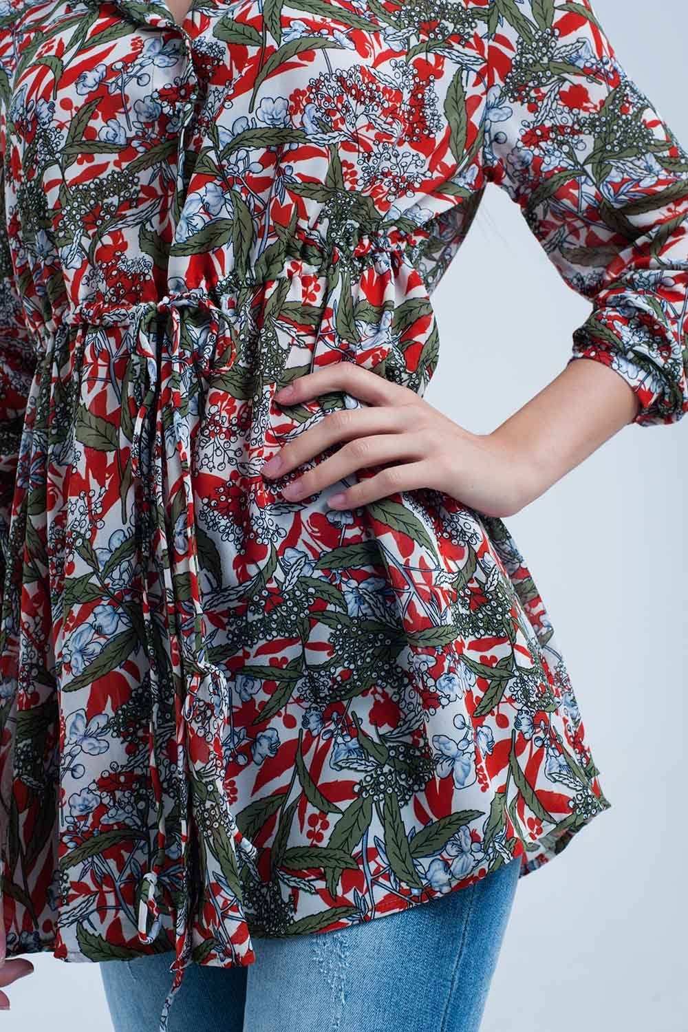 Chemise rouge à imprimé feuille et fleur
