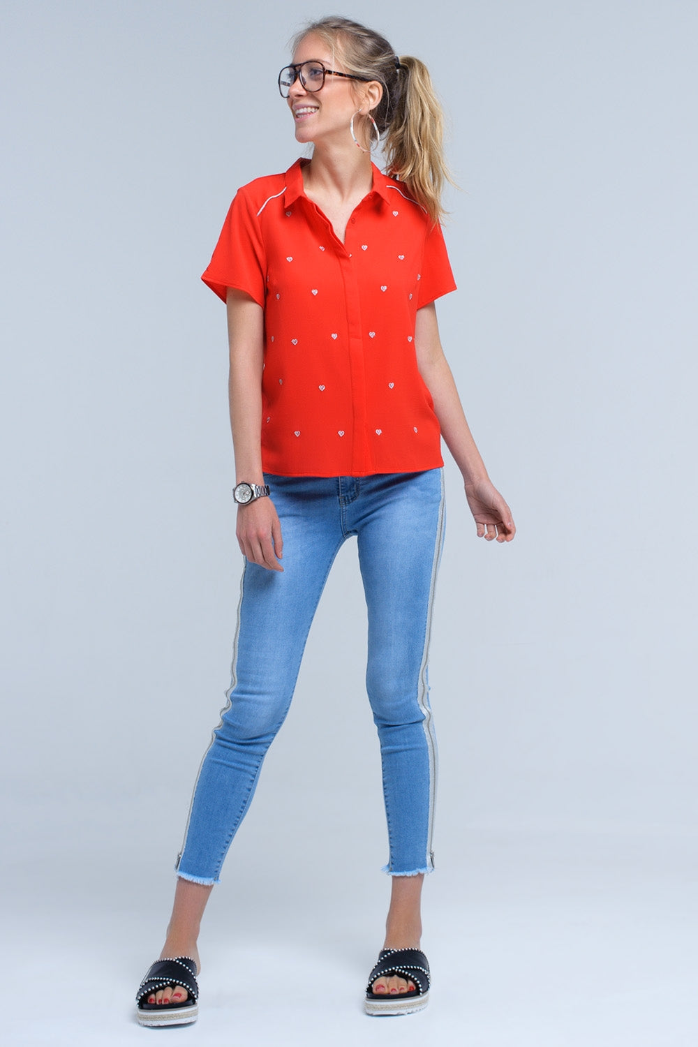Chemise rouge avec broderie coeur