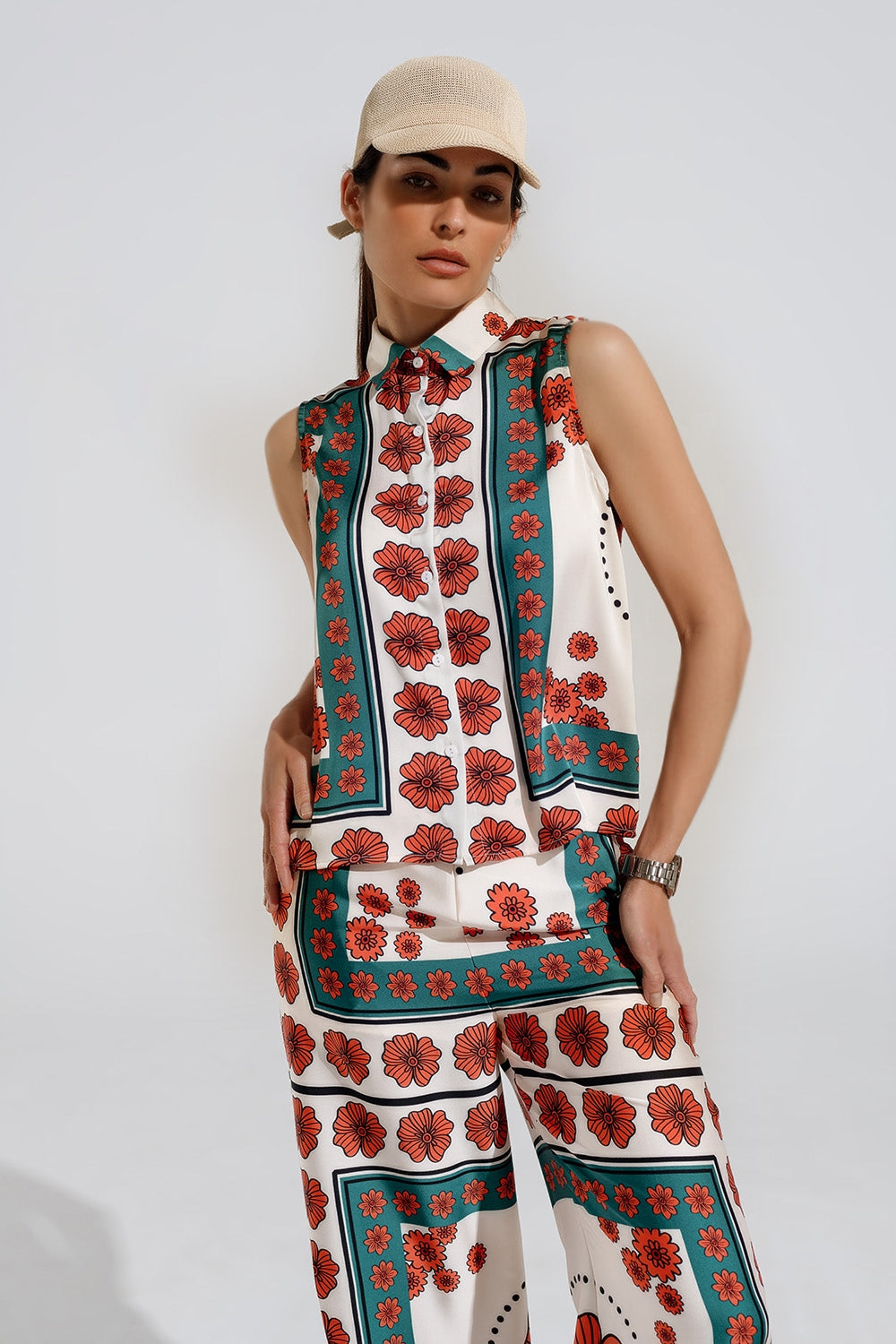 Chemise sans manches en crème à motifs floraux