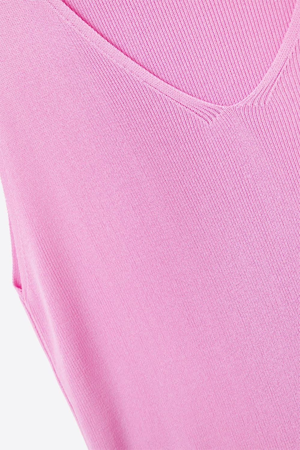 Chemise sans manches fuchsia avec col en V