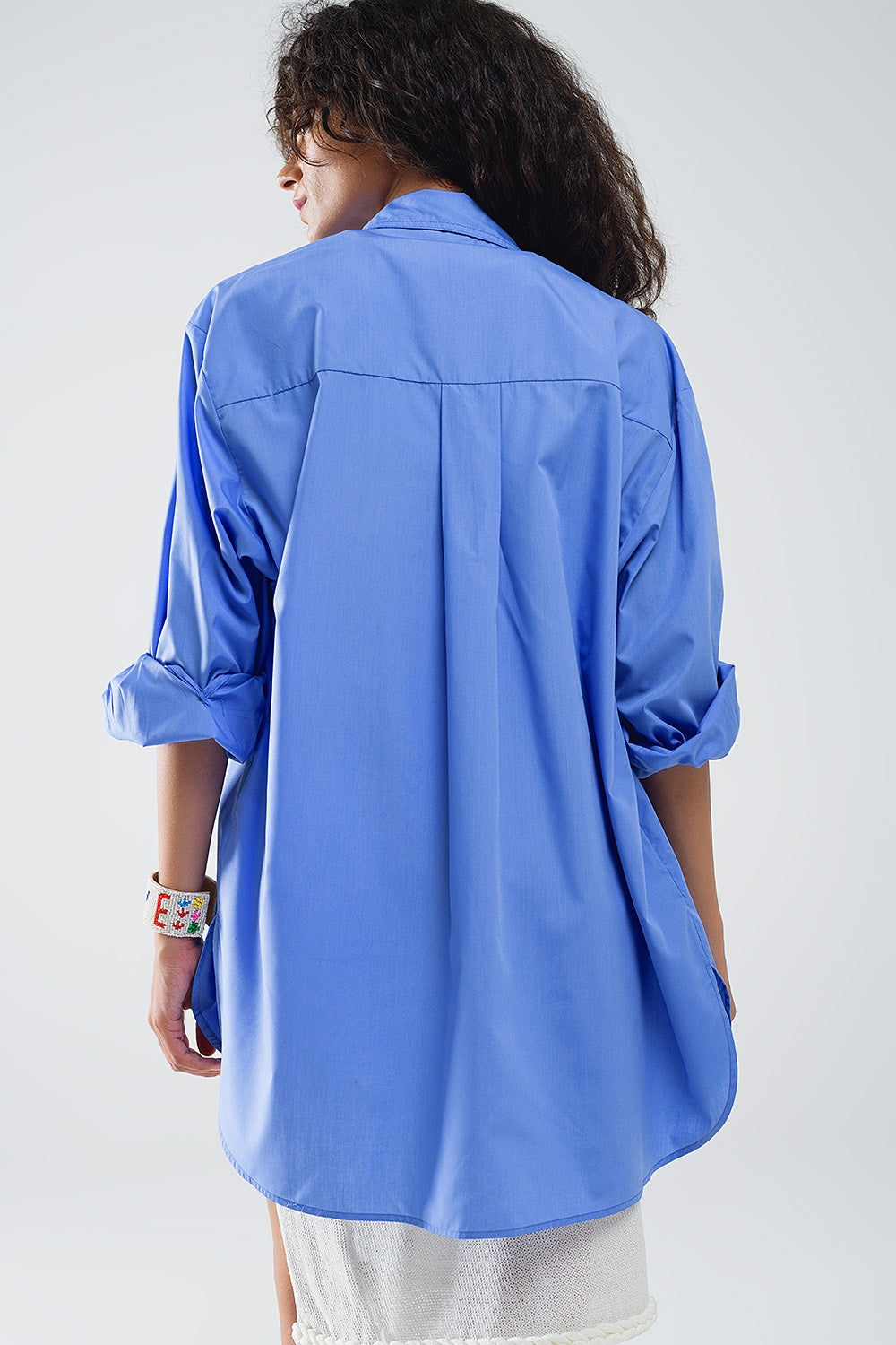 Chemise super surdimensionnée à taille basse en bleu