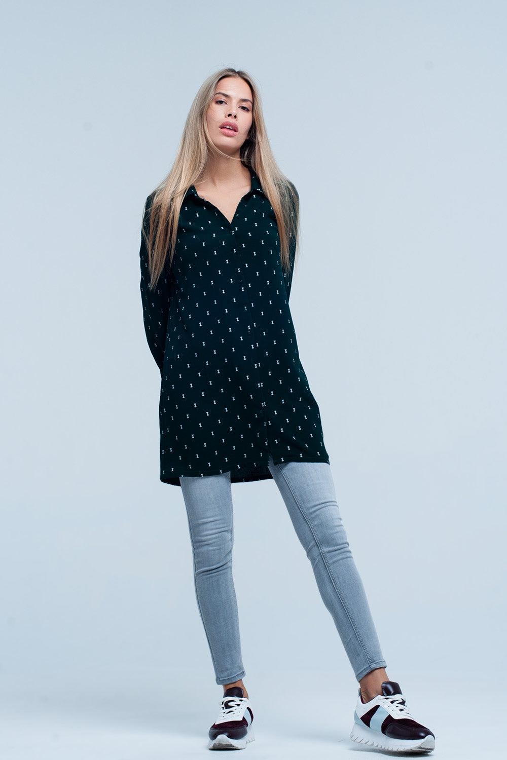Chemise verde longue avec argent estampage