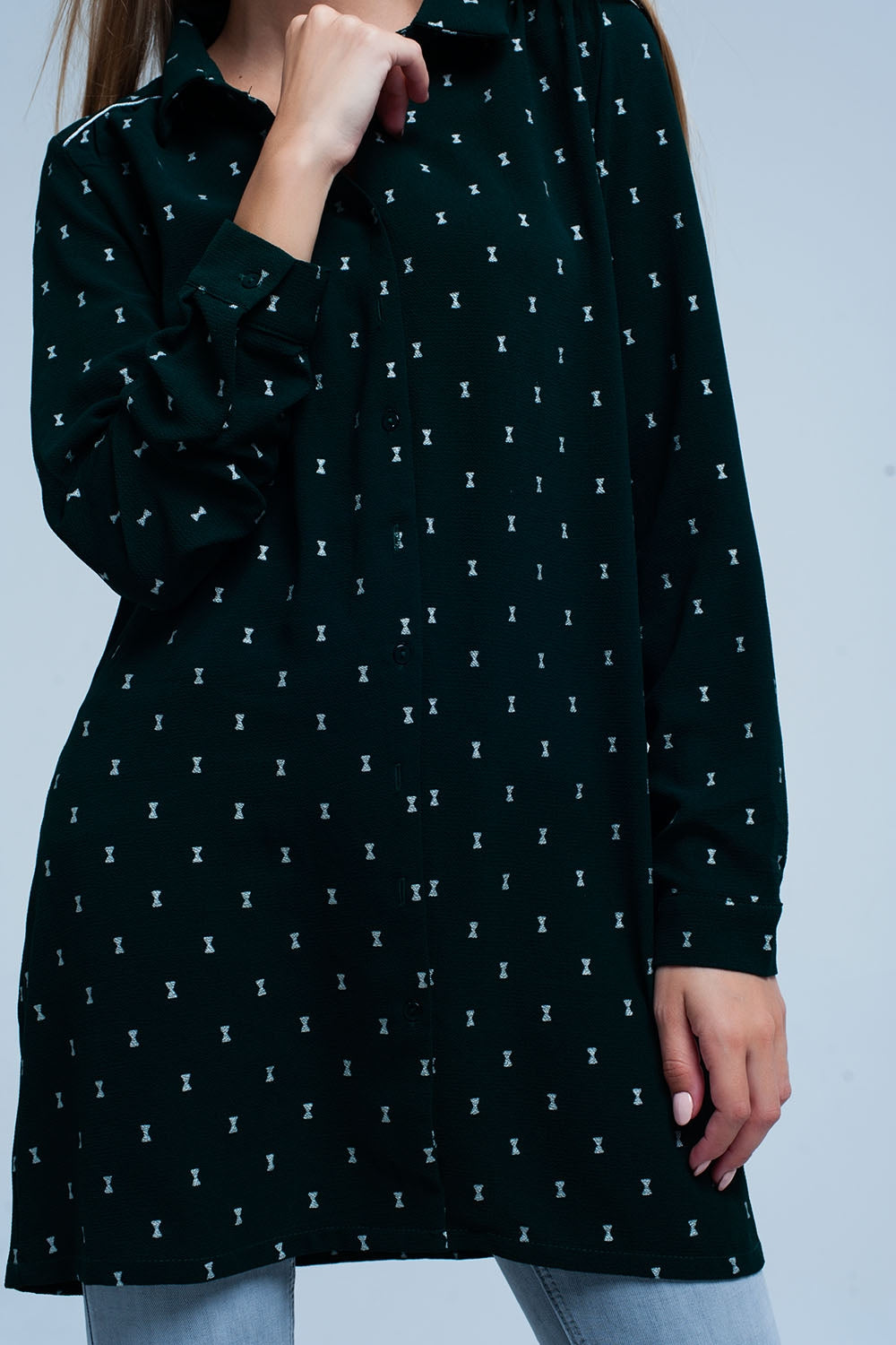 Chemise verde longue avec argent estampage