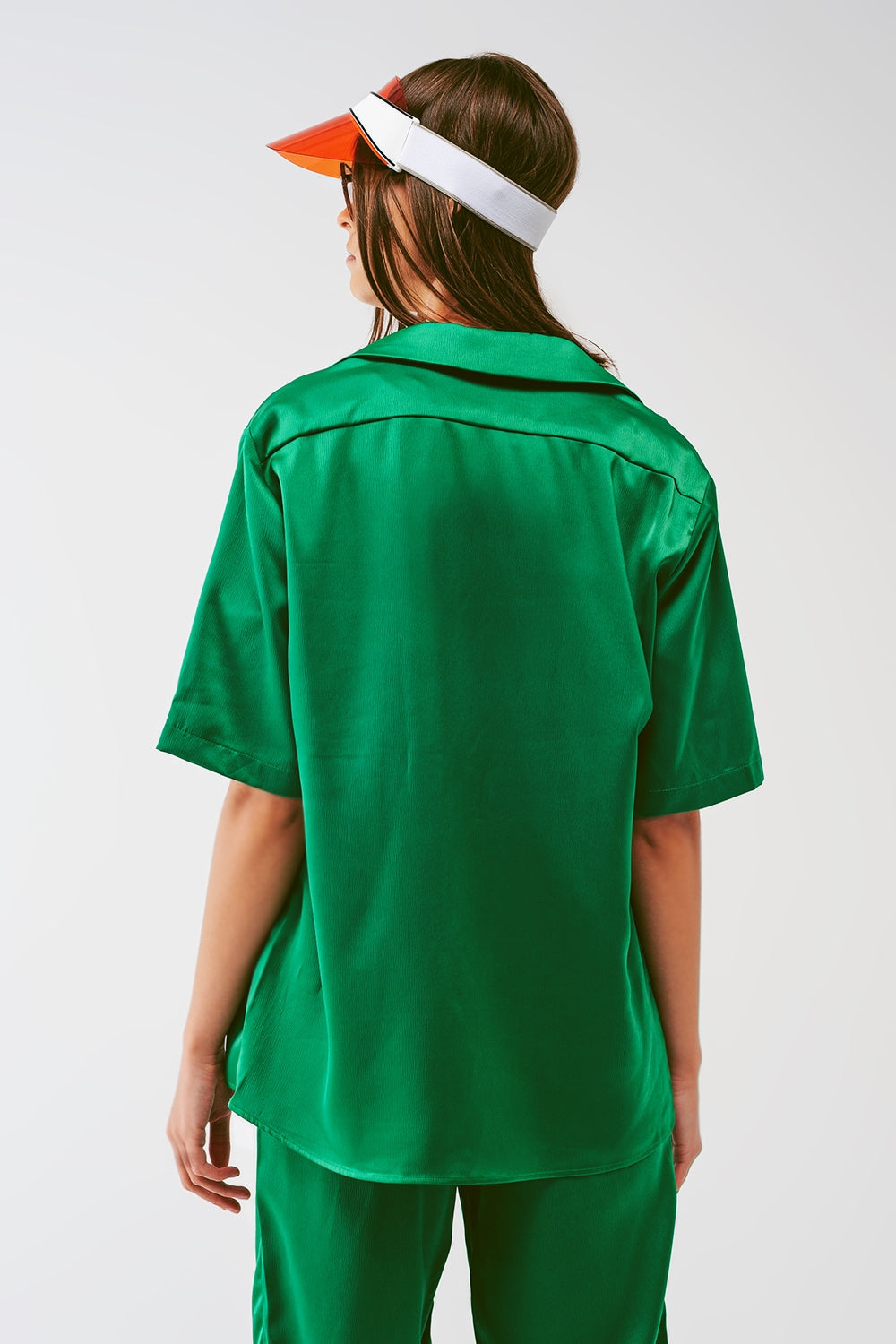 Chemisier à manches courtes en satin vert
