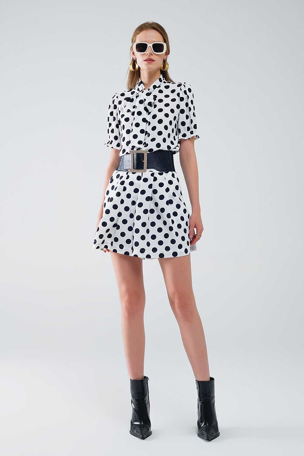 Chemisier à pois avec nœud de foulard