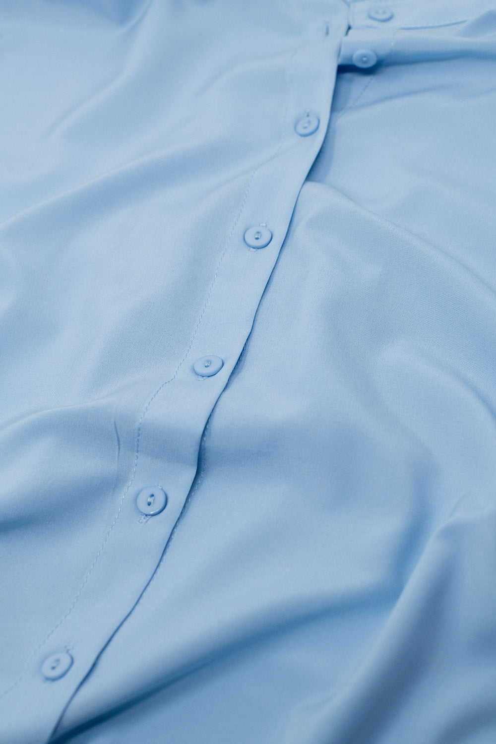 Chemisier boutonné bleu sans manches à col Mao