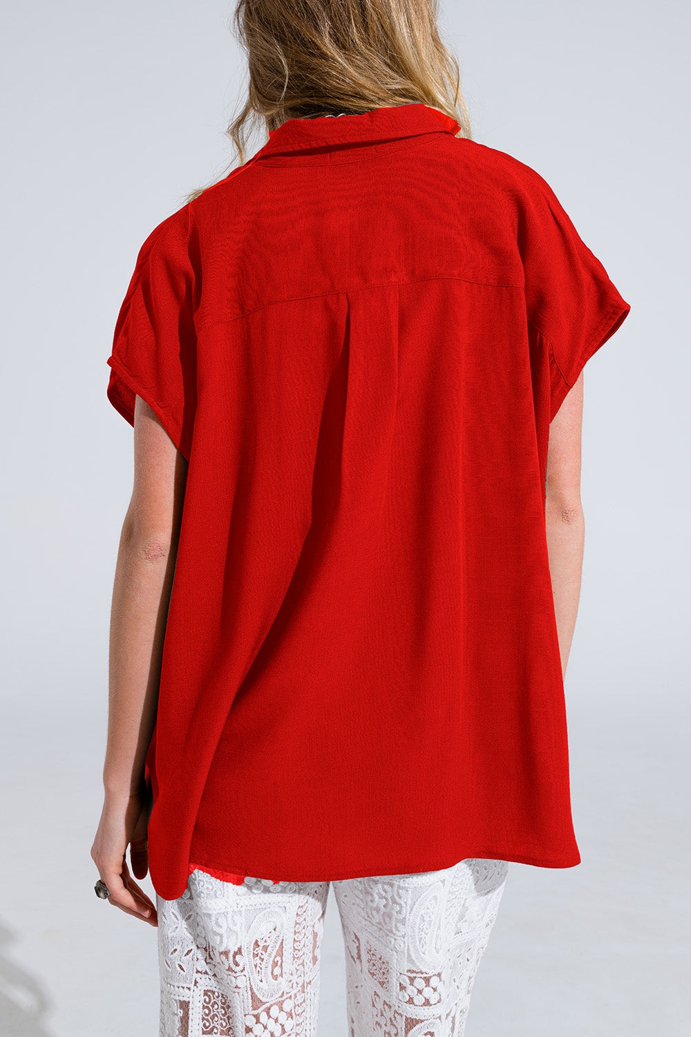 Chemisier boutonné rouge à col polo