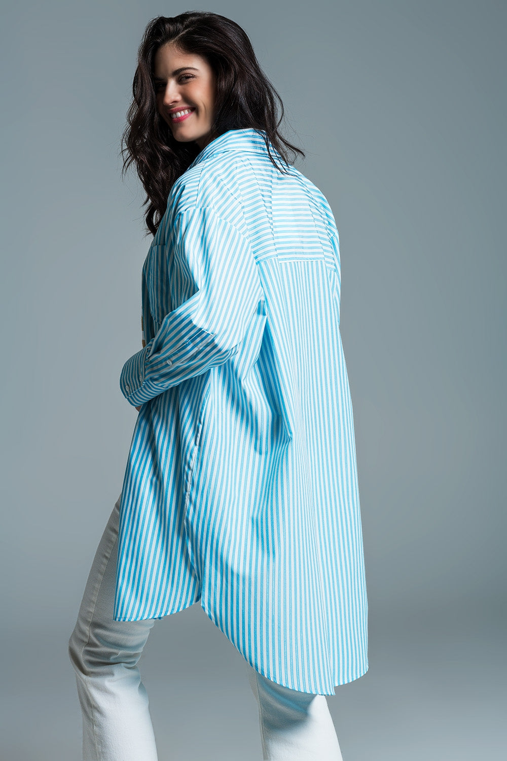 Chemisier oversize bleu clair à rayures blanches