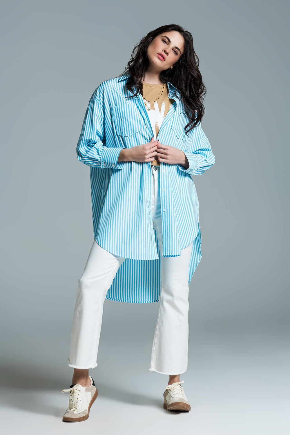 Chemisier oversize bleu clair à rayures blanches