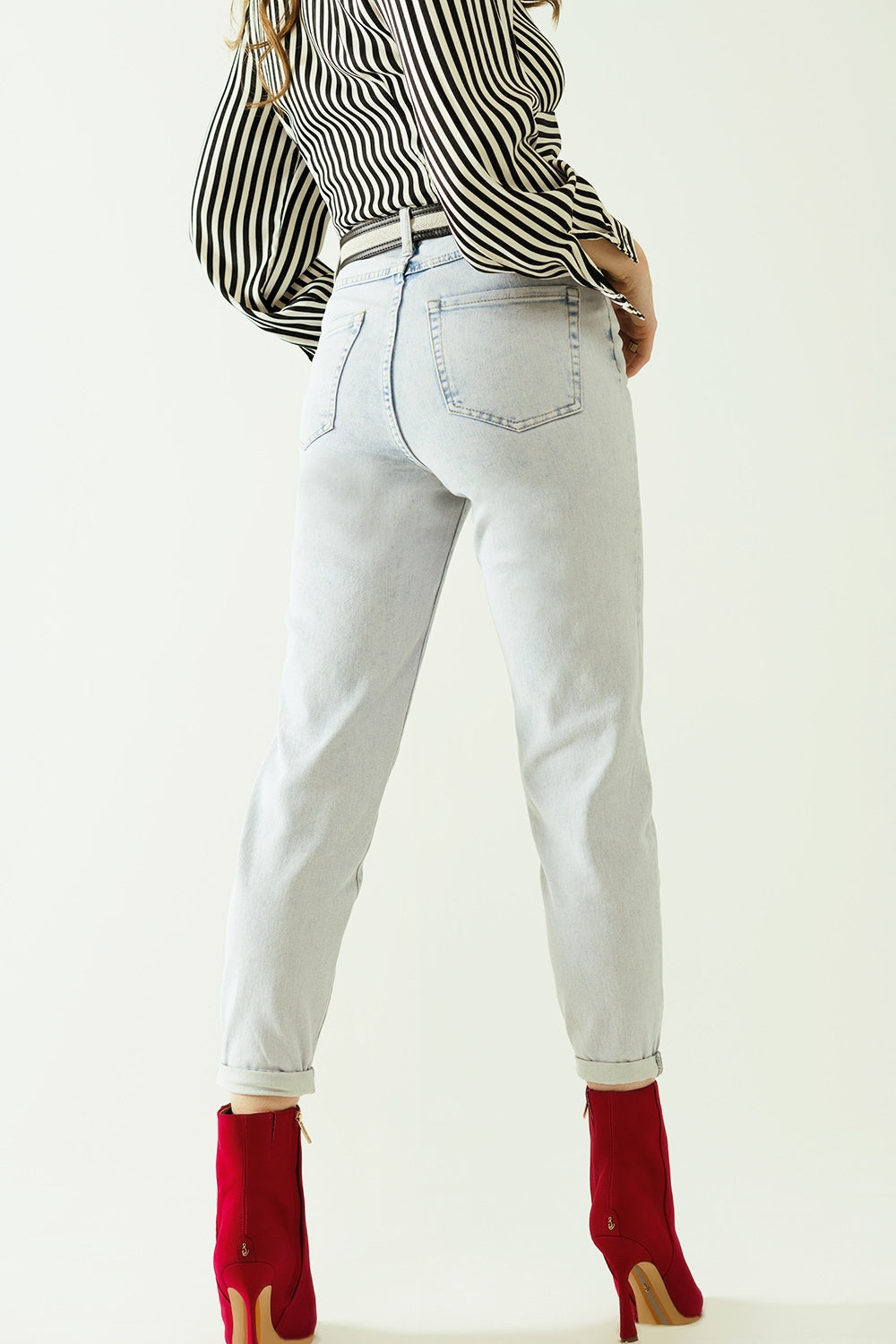 Cinq poches effet mom jeans wash avec ourlet plié
