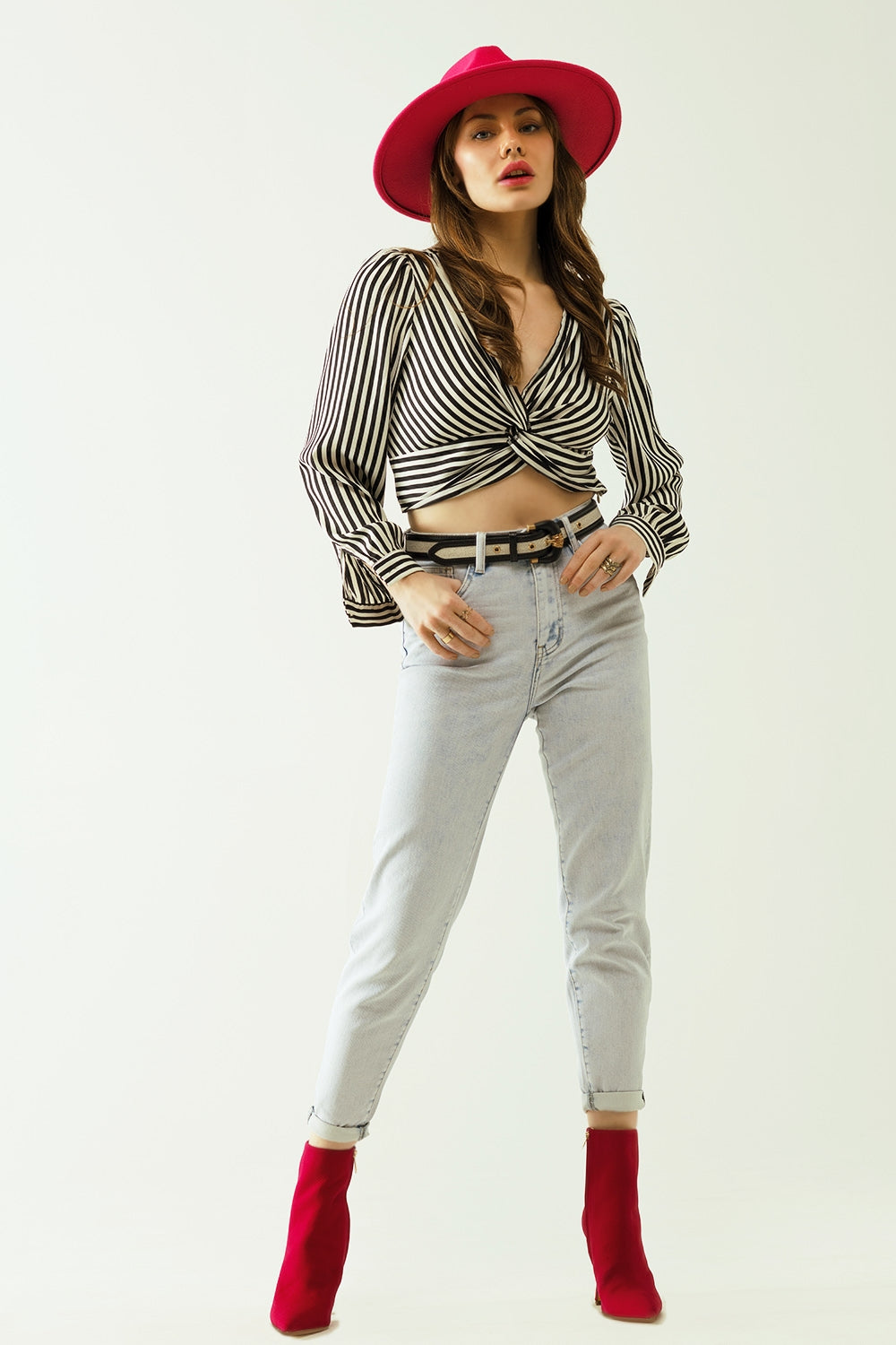 Cinq poches effet mom jeans wash avec ourlet plié