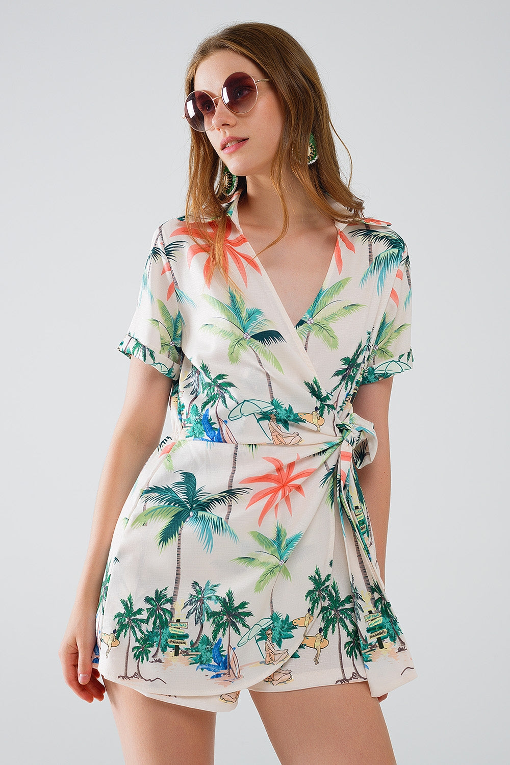 Combinaison crème avec imprimé plage et top croisé